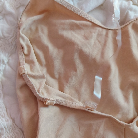 Capezio Seamless Camisole w/ Transitions Straps - Picture 5 of 11